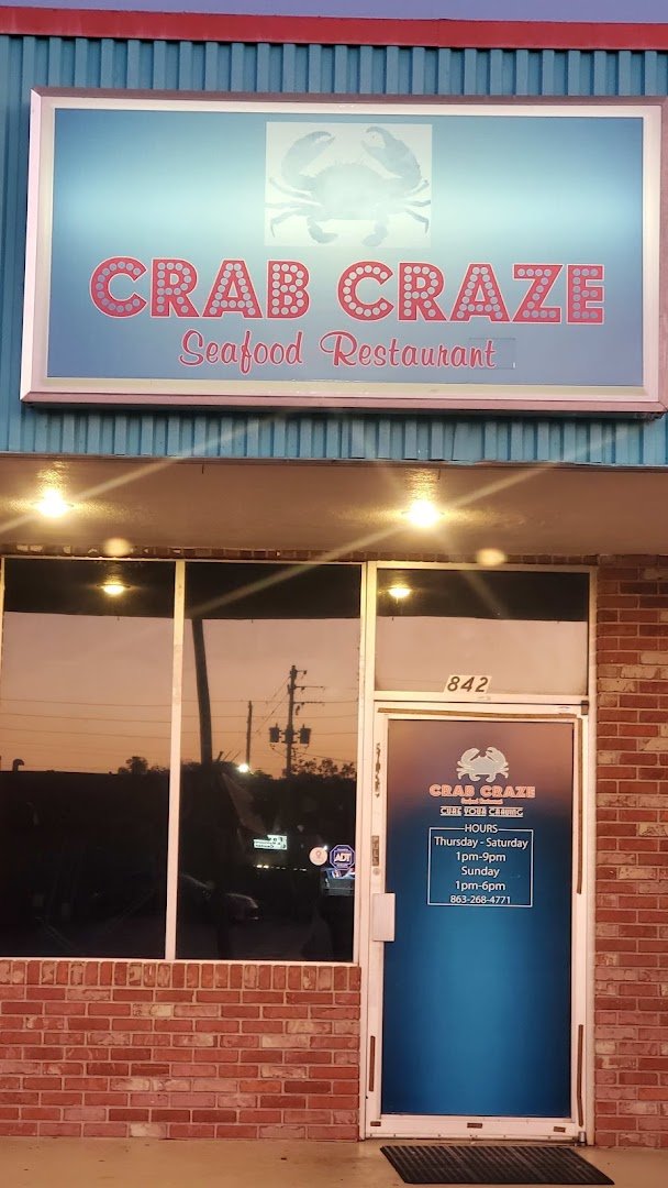 Crab Craze seafood restaurant exterior in Winter Haven.